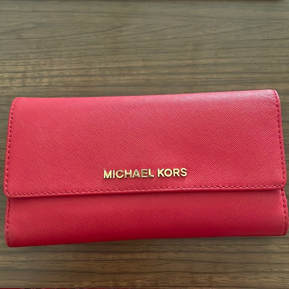 Micheal Kors jet set Wallet